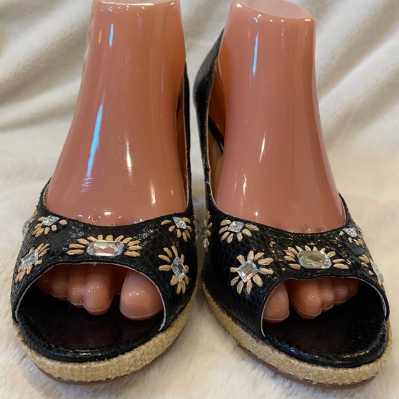 Yellow Box Anya Black Embellished Peep Toe Platform Heels Pumps Size 10 EUC - Picture 3 of 10